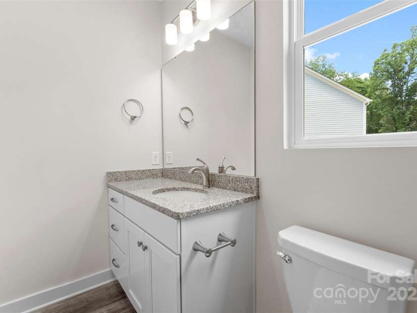 1651 Carolina Circle, Gastonia, NC 28054.  MLS# CAR4288979, YatesRealty ID 24855. Full Bathroom 3