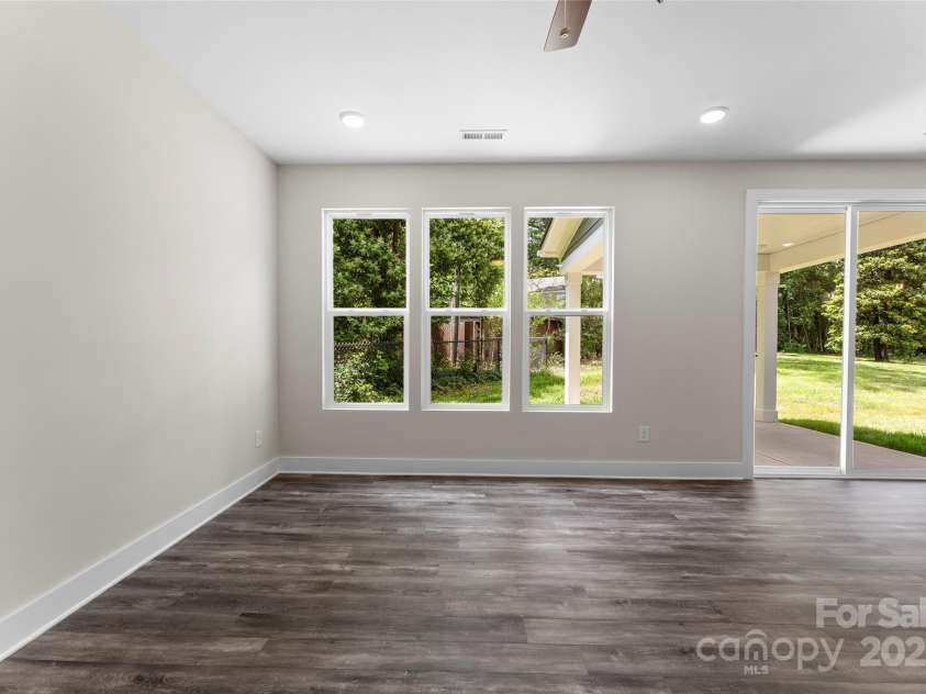 1651 Carolina Circle, Gastonia, NC 28054.  MLS# CAR4288979, YatesRealty ID 24855. Living Room