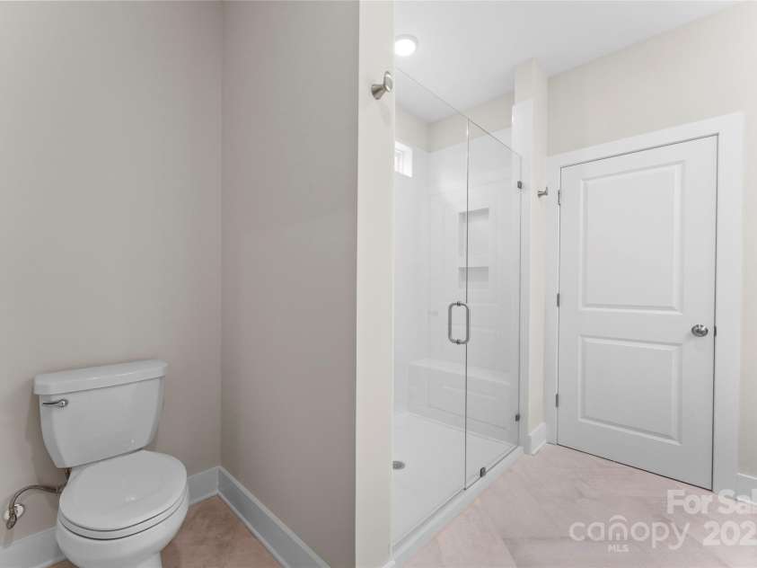1651 Carolina Circle, Gastonia, NC 28054.  MLS# CAR4288979, YatesRealty ID 24855. Primary Bathroom