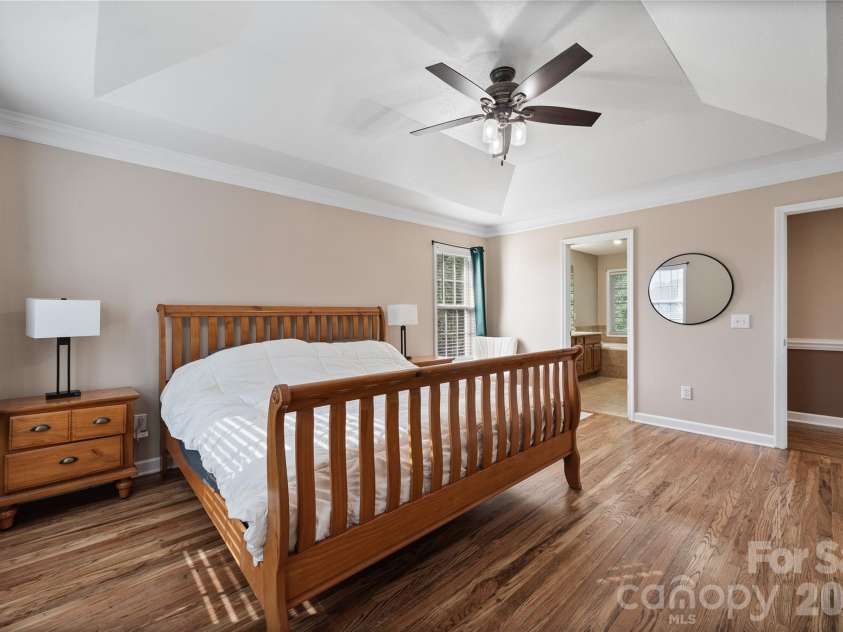 2604 Ironwood Drive, Hickory, NC 28602.  MLS# CAR4374197, YatesRealty ID 24857. 