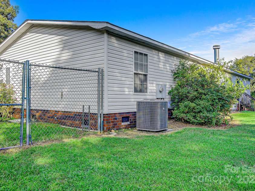 425 Knotty Pine Circle, Salisbury, NC 28146.  MLS# CAR4277180, YatesRealty ID 24857. 