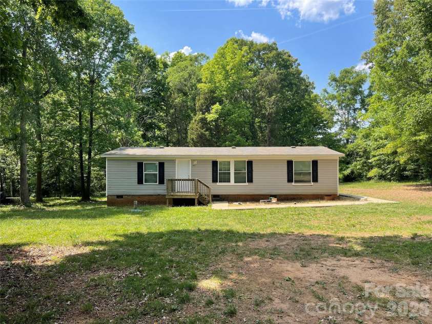 430 Charolais Drive, Salisbury, NC 28146.  MLS# CAR4384082, YatesRealty ID 24858. 