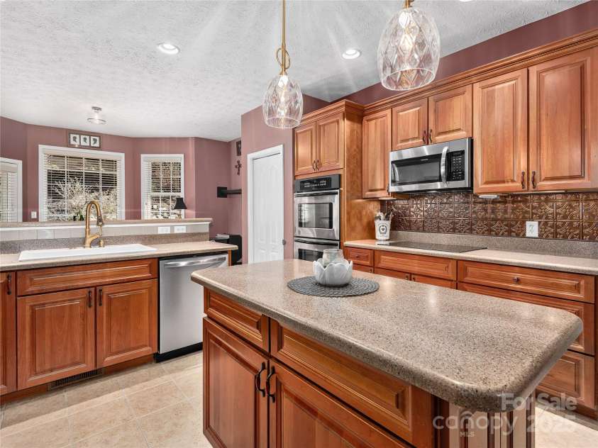 155 Jonathan Creek Drive, Etowah, NC 28729.  MLS# CAR4237572, YatesRealty ID 2486. 