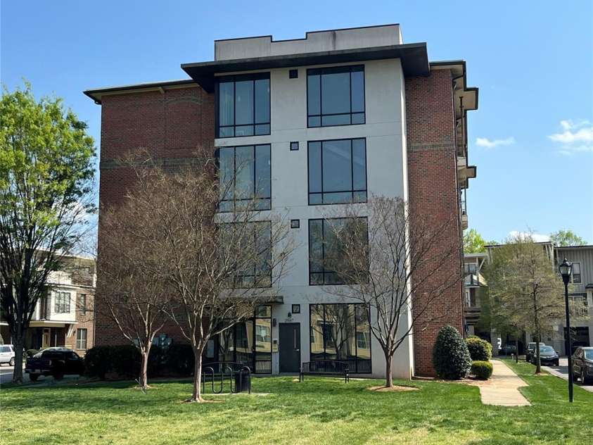 3269 Noda Boulevard, Charlotte, NC 28205.  MLS# CAR4385665, YatesRealty ID 24860. 
