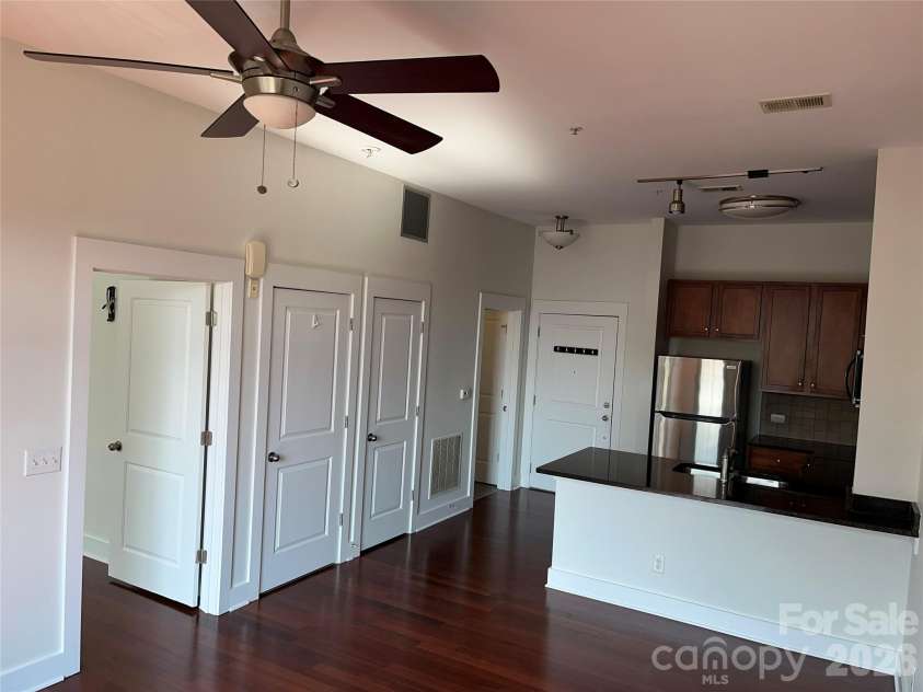 3269 Noda Boulevard, Charlotte, NC 28205.  MLS# CAR4385665, YatesRealty ID 24860. 