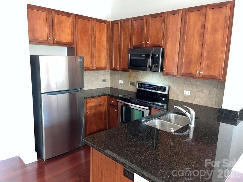 3269 Noda Boulevard, Charlotte, NC 28205.  MLS# CAR4385665, YatesRealty ID 24860. 