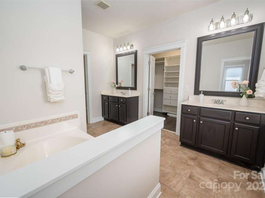 10102 Tolleson Avenue, Charlotte, NC 28277.  MLS# CAR4245861, YatesRealty ID 24861. 