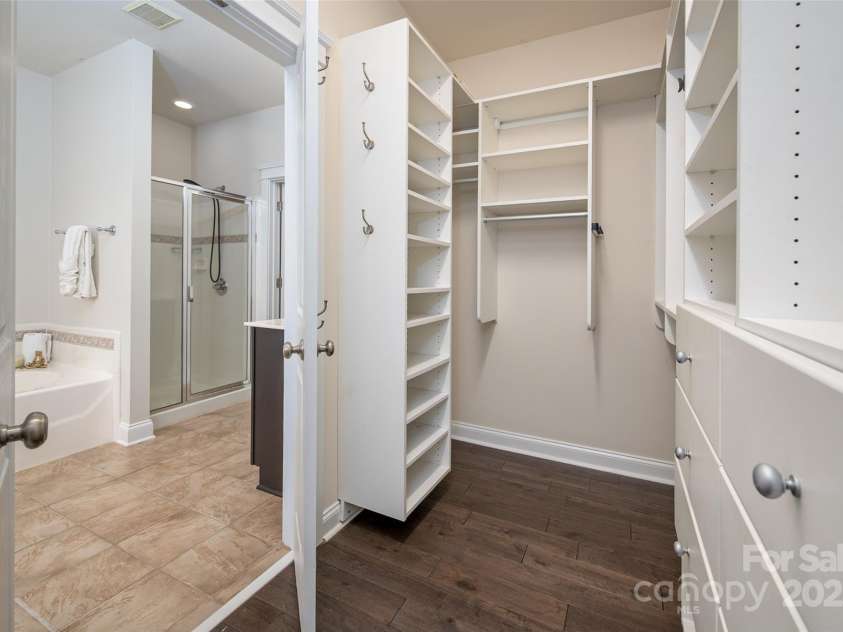 10102 Tolleson Avenue, Charlotte, NC 28277.  MLS# CAR4245861, YatesRealty ID 24861. 