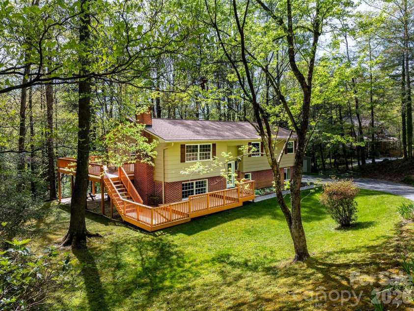 145 Jeter Mountain Road, Hendersonville, NC 28739.  MLS# CAR4385676, YatesRealty ID 24861. 