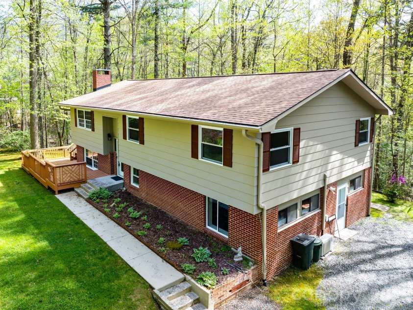 145 Jeter Mountain Road, Hendersonville, NC 28739.  MLS# CAR4385676, YatesRealty ID 24861. 
