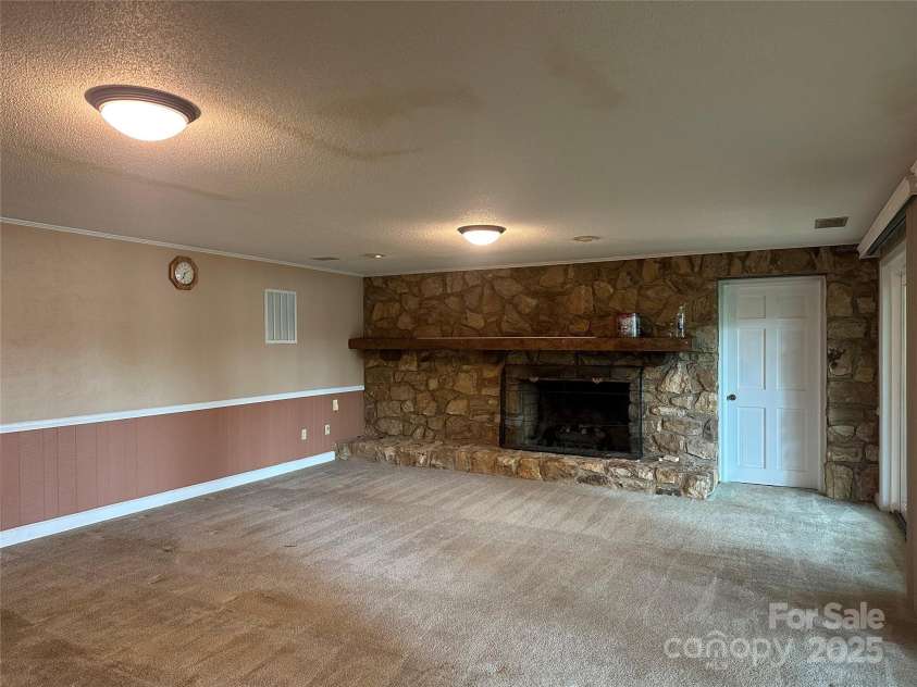 195 Keats Road, Mooresville, NC 28117.  MLS# CAR4274382, YatesRealty ID 24862. 