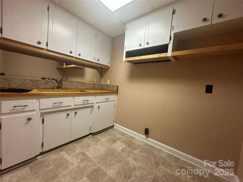 195 Keats Road, Mooresville, NC 28117.  MLS# CAR4274382, YatesRealty ID 24862. 