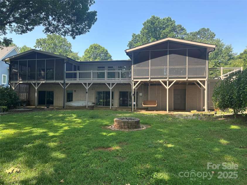 195 Keats Road, Mooresville, NC 28117.  MLS# CAR4274382, YatesRealty ID 24862. 