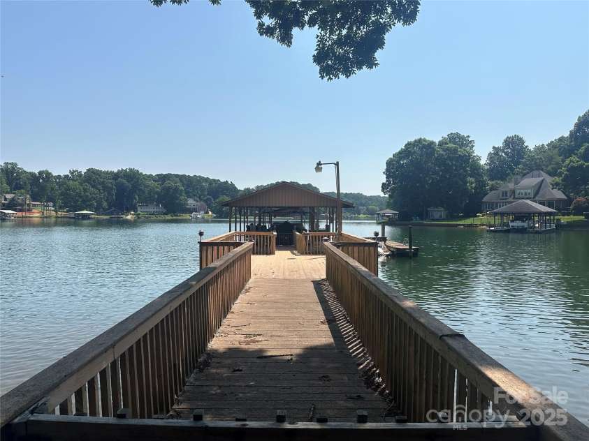 195 Keats Road, Mooresville, NC 28117.  MLS# CAR4274382, YatesRealty ID 24862. 