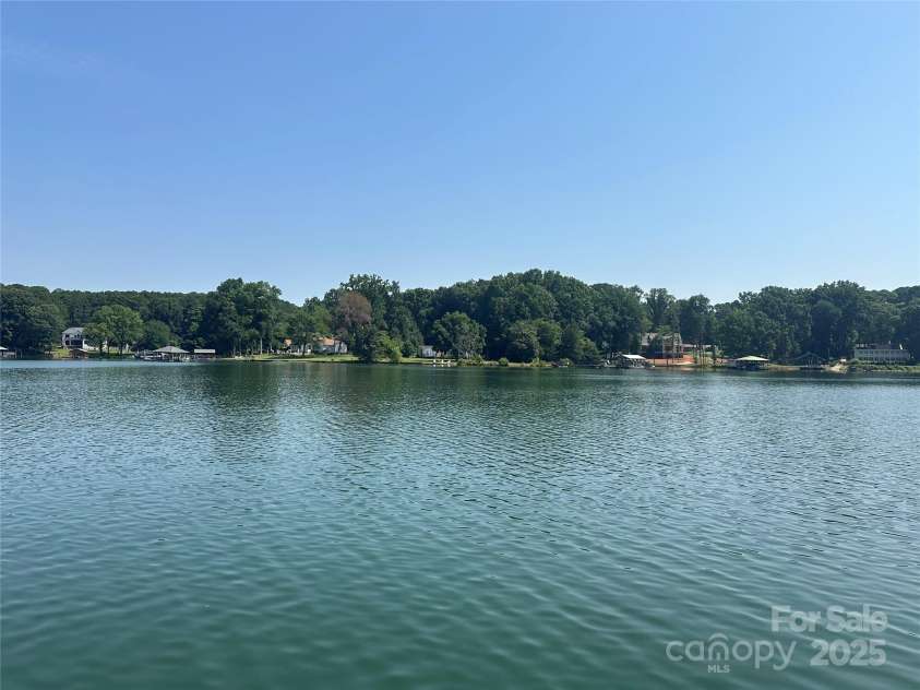 195 Keats Road, Mooresville, NC 28117.  MLS# CAR4274382, YatesRealty ID 24862. 