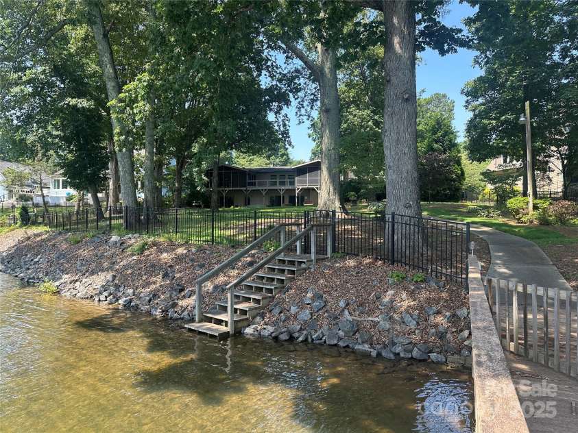 195 Keats Road, Mooresville, NC 28117.  MLS# CAR4274382, YatesRealty ID 24862. 