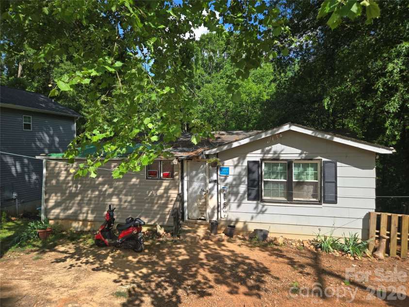 413 Pinchback Avenue, Bessemer City, NC 28016.  MLS# CAR4375015, YatesRealty ID 24862. 