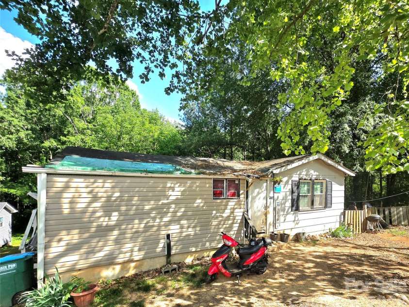 413 Pinchback Avenue, Bessemer City, NC 28016.  MLS# CAR4375015, YatesRealty ID 24862. 