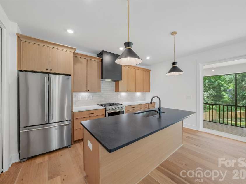 2812 Phillips Avenue, Charlotte, NC 28208.  MLS# CAR4380332, YatesRealty ID 24864. 