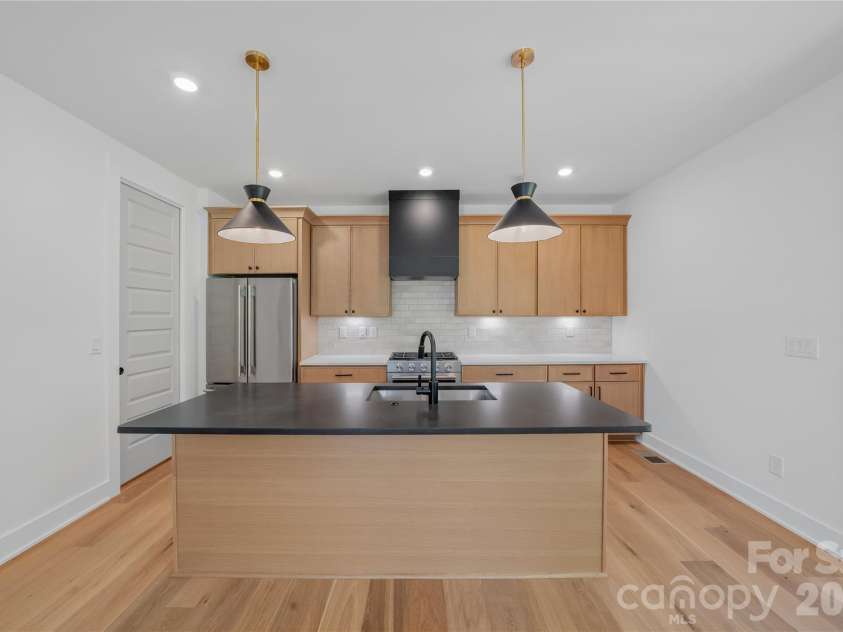 2812 Phillips Avenue, Charlotte, NC 28208.  MLS# CAR4380332, YatesRealty ID 24864. 