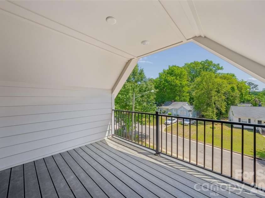 2812 Phillips Avenue, Charlotte, NC 28208.  MLS# CAR4380332, YatesRealty ID 24864. 
