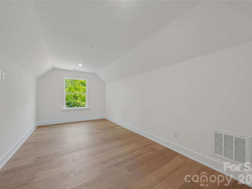 2812 Phillips Avenue, Charlotte, NC 28208.  MLS# CAR4380332, YatesRealty ID 24864. 