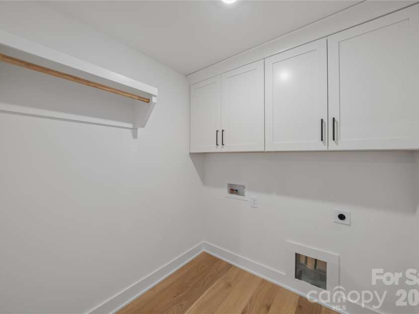 2812 Phillips Avenue, Charlotte, NC 28208.  MLS# CAR4380332, YatesRealty ID 24864. 
