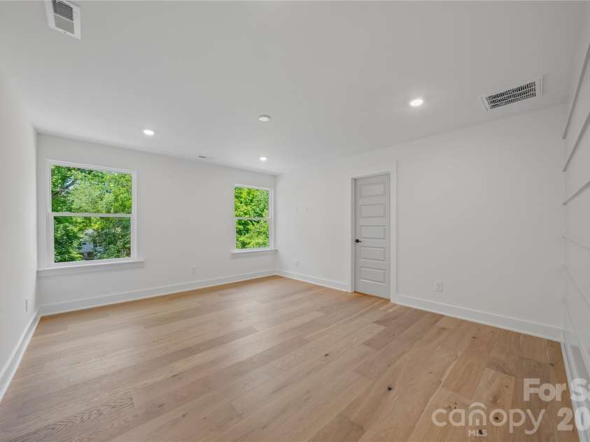 2812 Phillips Avenue, Charlotte, NC 28208.  MLS# CAR4380332, YatesRealty ID 24864. 
