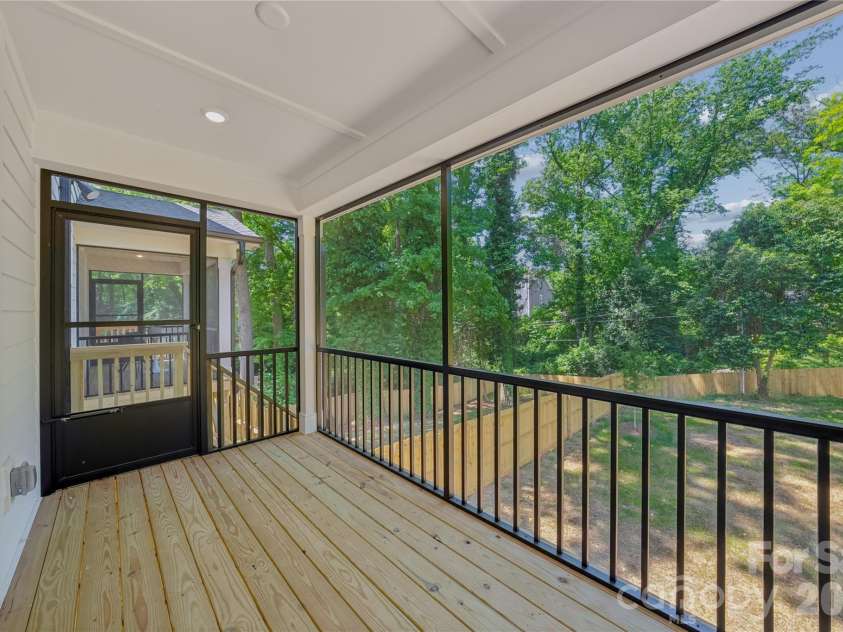 2812 Phillips Avenue, Charlotte, NC 28208.  MLS# CAR4380332, YatesRealty ID 24864. 