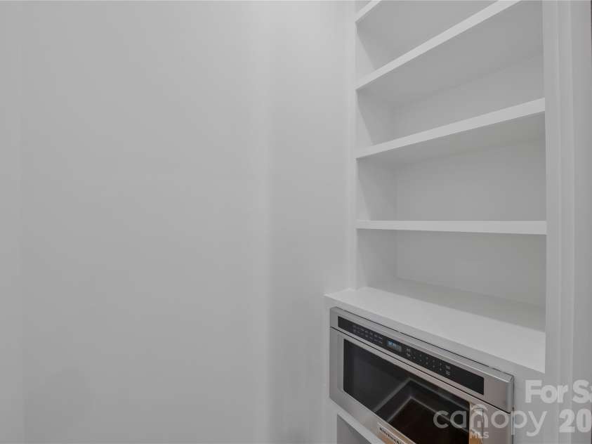 2812 Phillips Avenue, Charlotte, NC 28208.  MLS# CAR4380332, YatesRealty ID 24864. 