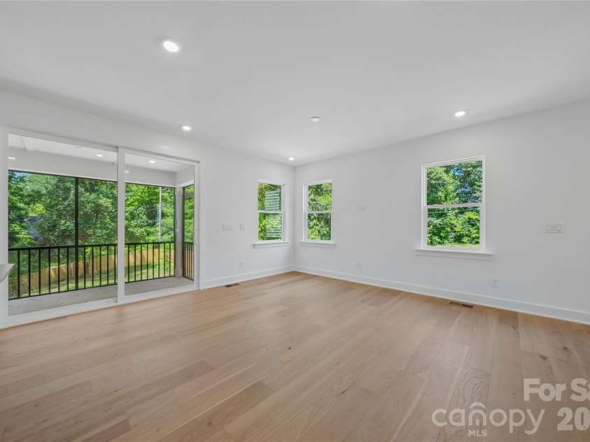 2812 Phillips Avenue, Charlotte, NC 28208.  MLS# CAR4380332, YatesRealty ID 24864. 