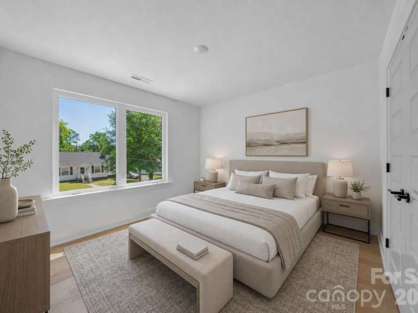 2812 Phillips Avenue, Charlotte, NC 28208.  MLS# CAR4380332, YatesRealty ID 24864. 