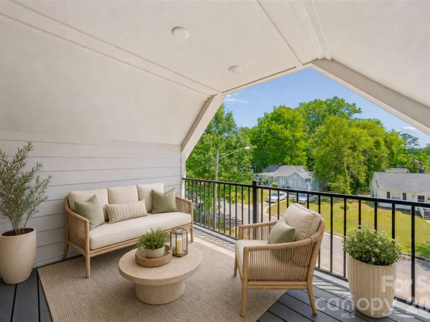 2812 Phillips Avenue, Charlotte, NC 28208.  MLS# CAR4380332, YatesRealty ID 24864. 