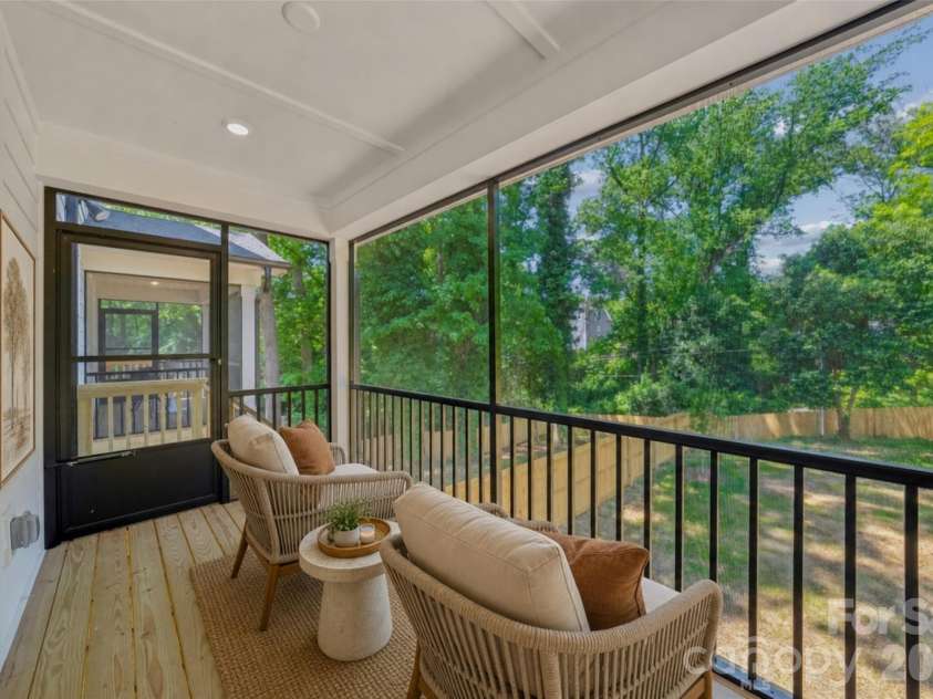 2812 Phillips Avenue, Charlotte, NC 28208.  MLS# CAR4380332, YatesRealty ID 24864. 