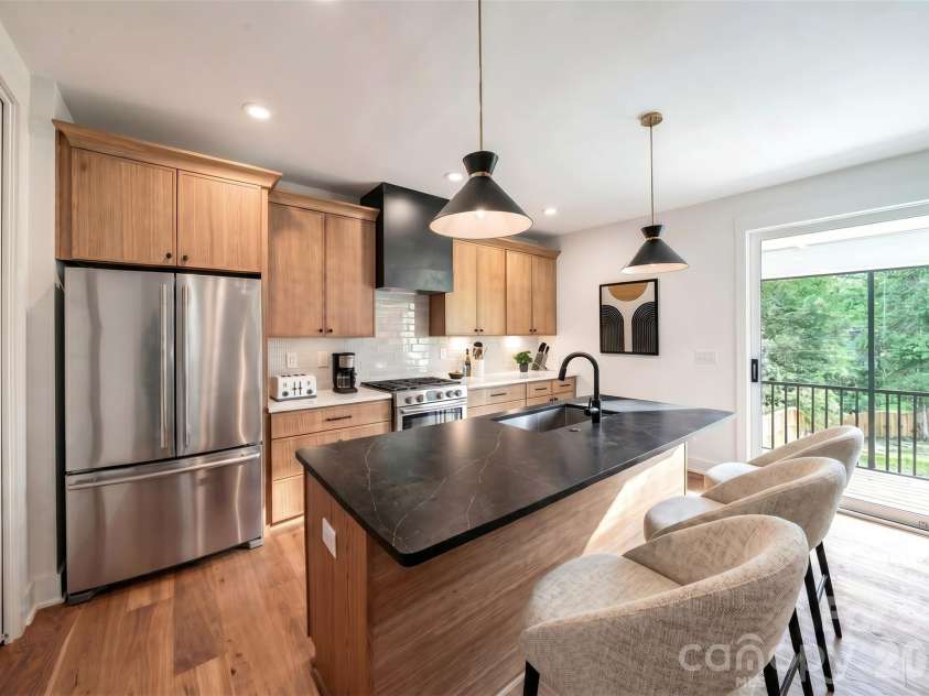 2812 Phillips Avenue, Charlotte, NC 28208.  MLS# CAR4380332, YatesRealty ID 24864. 