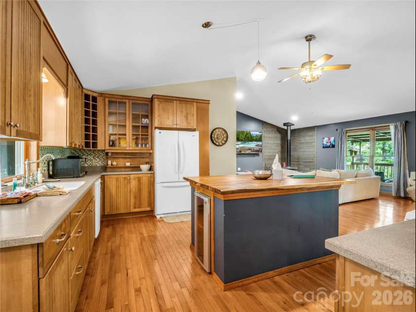122 Raptor Court, Lake Lure, NC 28746.  MLS# CAR4383793, YatesRealty ID 24865. 