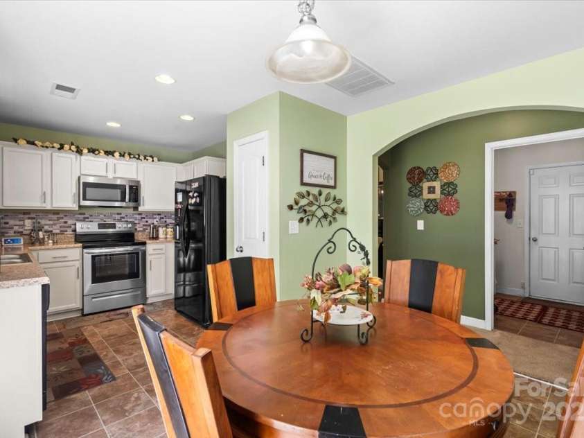 9511 Turning Wheel Drive, Charlotte, NC 28214.  MLS# CAR4270402, YatesRealty ID 24865. 