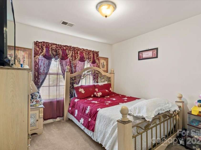 9511 Turning Wheel Drive, Charlotte, NC 28214.  MLS# CAR4270402, YatesRealty ID 24865. 