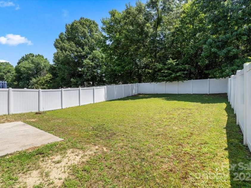 9511 Turning Wheel Drive, Charlotte, NC 28214.  MLS# CAR4270402, YatesRealty ID 24865. 