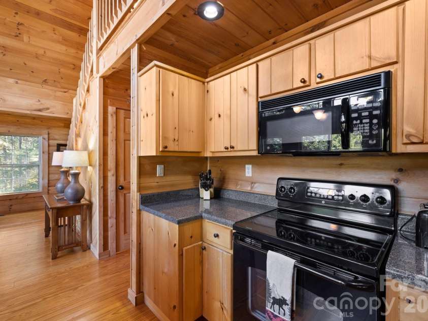 105 Palisade Drive, Mill Spring, NC 28756.  MLS# CAR4384255, YatesRealty ID 24866. 