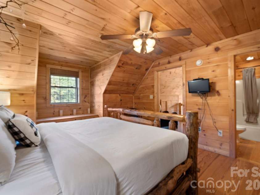 105 Palisade Drive, Mill Spring, NC 28756.  MLS# CAR4384255, YatesRealty ID 24866. 