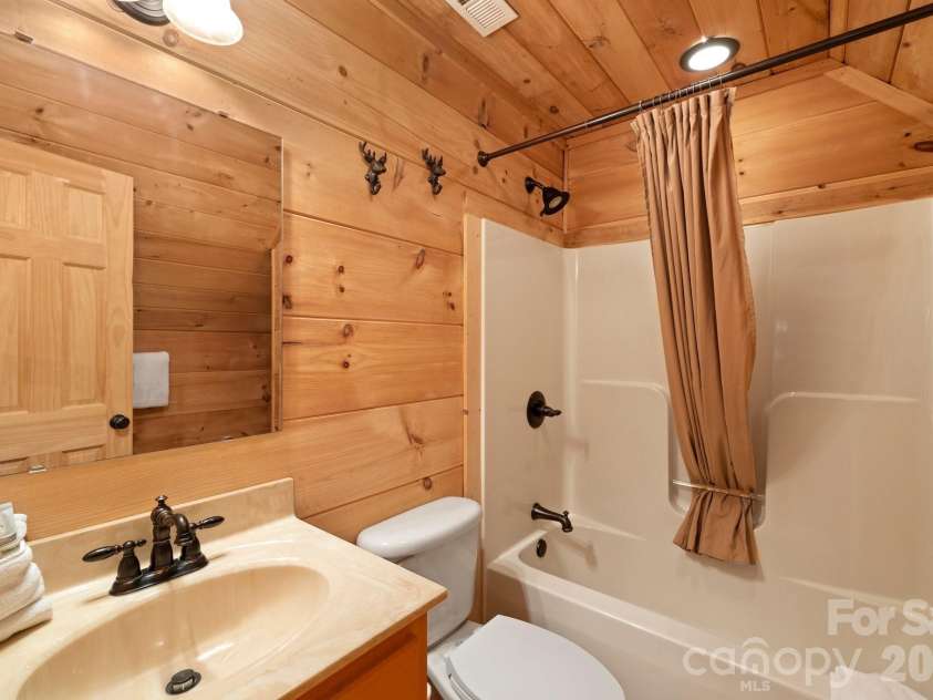 105 Palisade Drive, Mill Spring, NC 28756.  MLS# CAR4384255, YatesRealty ID 24866. 