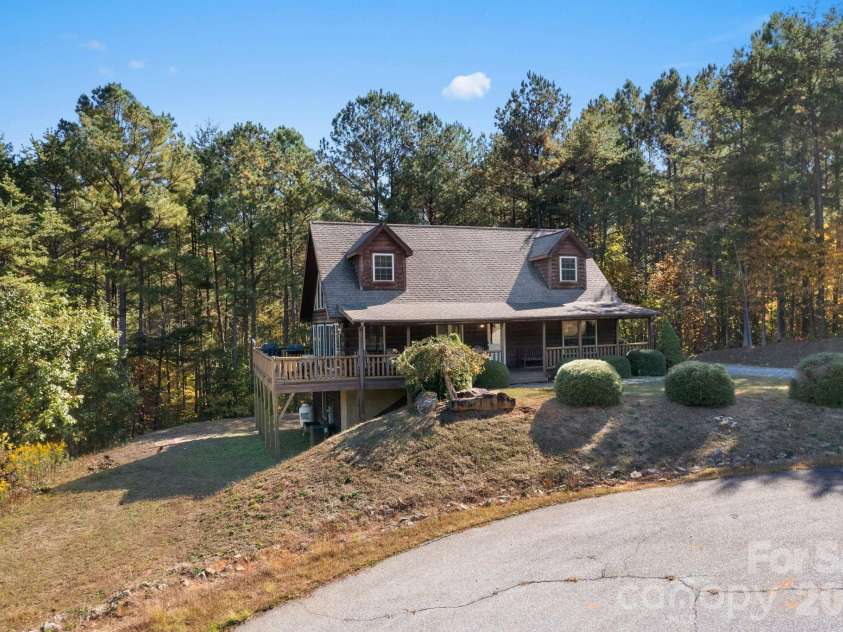 105 Palisade Drive, Mill Spring, NC 28756.  MLS# CAR4384255, YatesRealty ID 24866. 