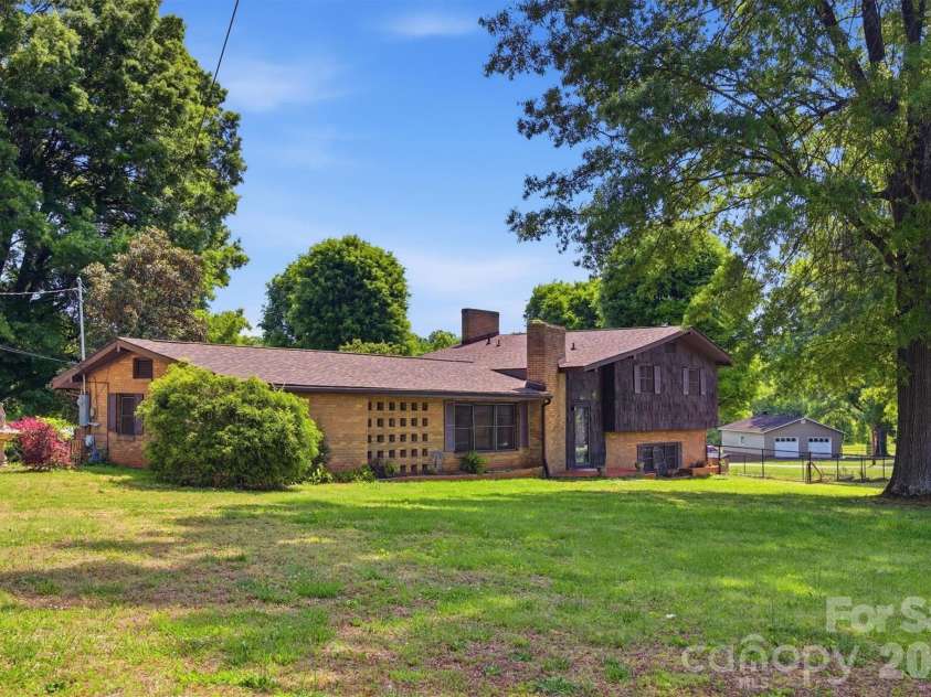 3634 Brookwood Drive, Maiden, NC 28650.  MLS# CAR4371987, YatesRealty ID 24867. 