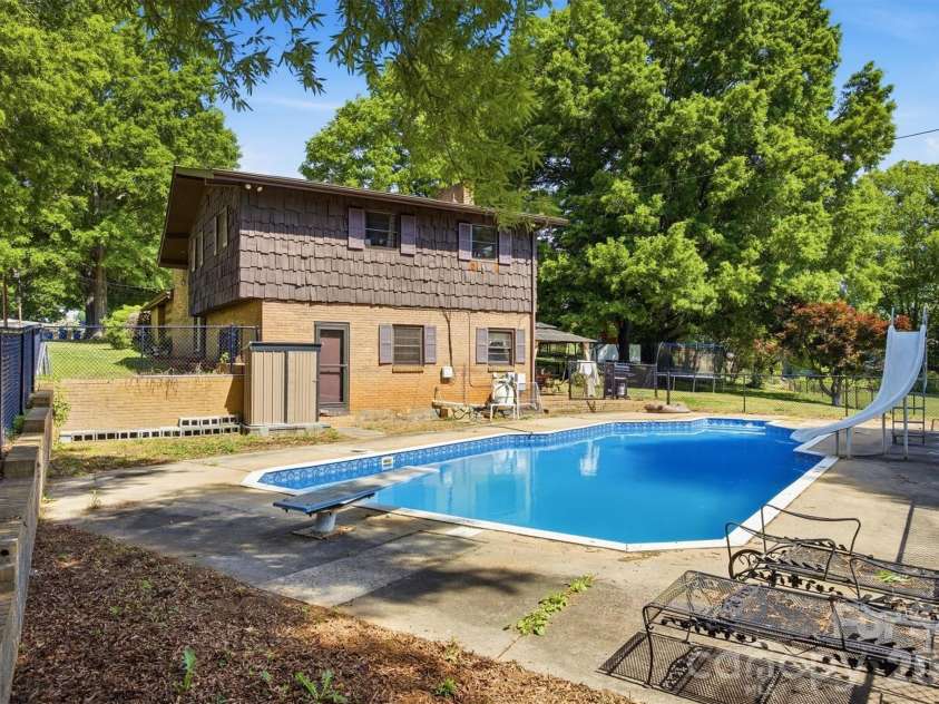 3634 Brookwood Drive, Maiden, NC 28650.  MLS# CAR4371987, YatesRealty ID 24867. 