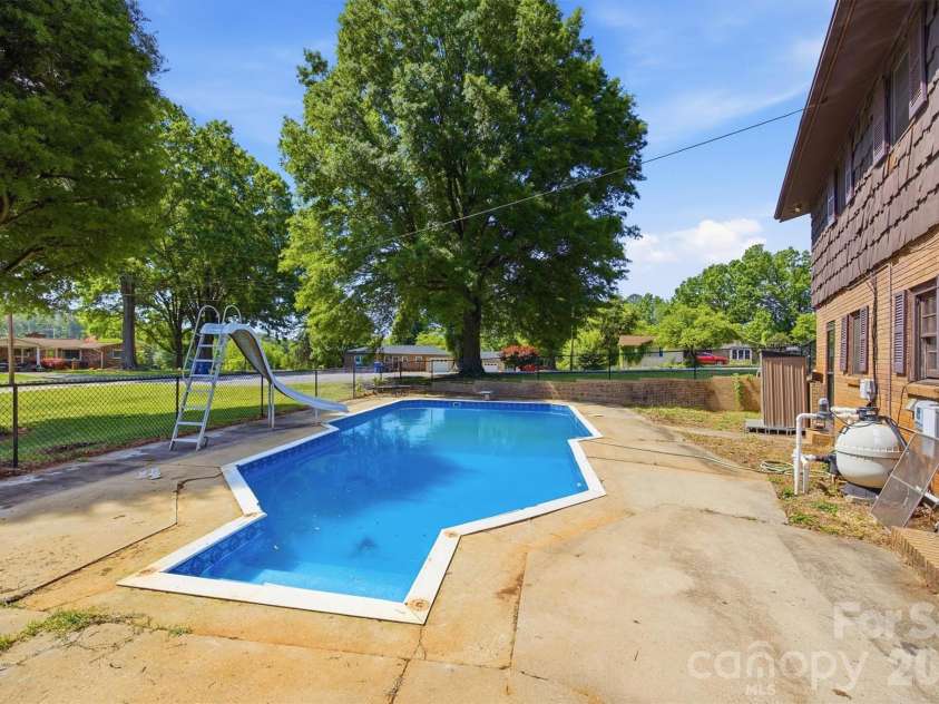 3634 Brookwood Drive, Maiden, NC 28650.  MLS# CAR4371987, YatesRealty ID 24867. 