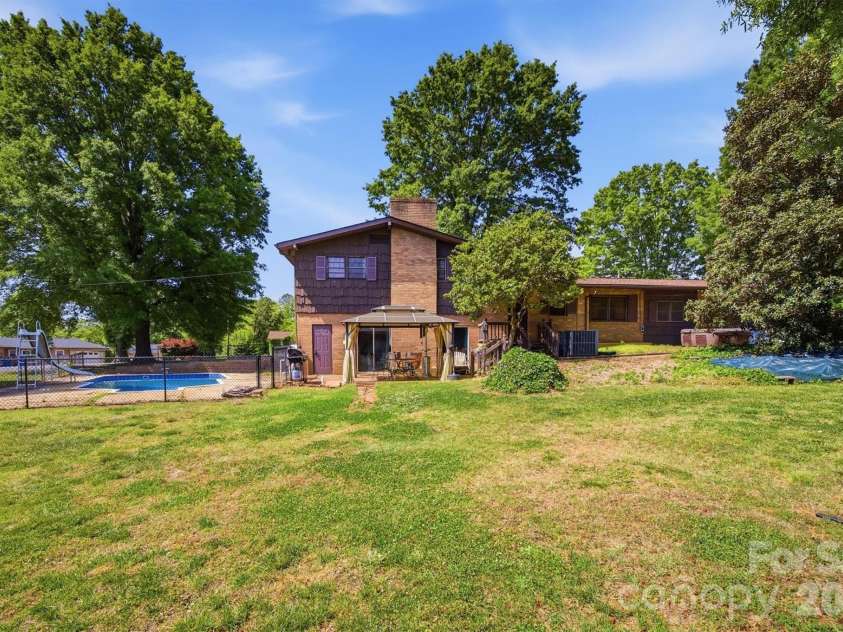 3634 Brookwood Drive, Maiden, NC 28650.  MLS# CAR4371987, YatesRealty ID 24867. 