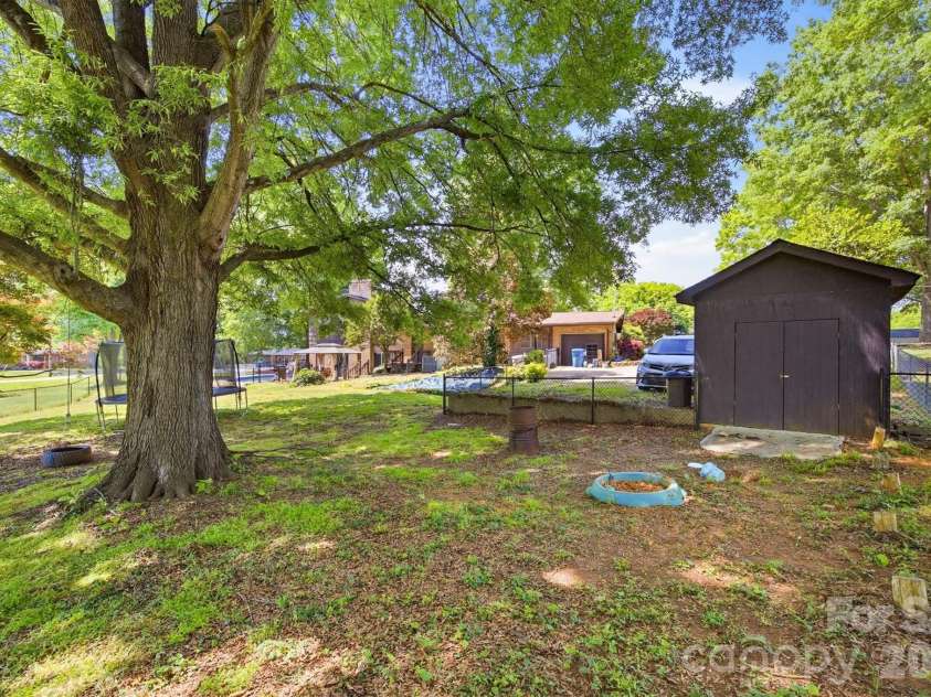 3634 Brookwood Drive, Maiden, NC 28650.  MLS# CAR4371987, YatesRealty ID 24867. 