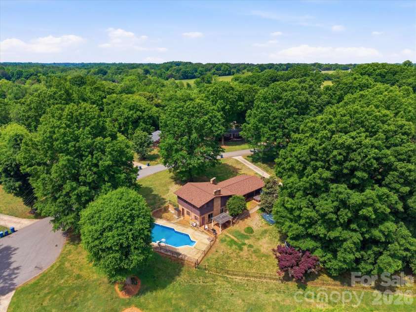 3634 Brookwood Drive, Maiden, NC 28650.  MLS# CAR4371987, YatesRealty ID 24867. 