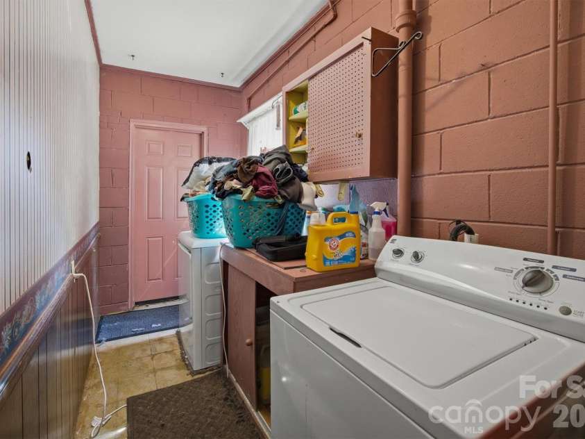 3634 Brookwood Drive, Maiden, NC 28650.  MLS# CAR4371987, YatesRealty ID 24867. 